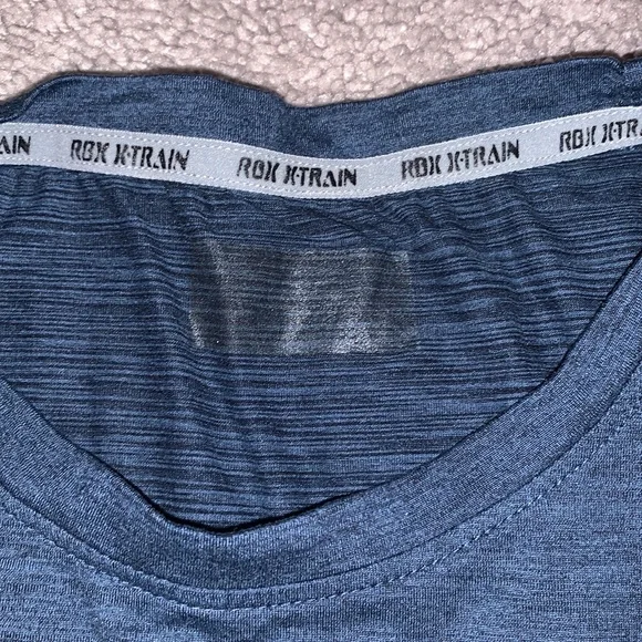 Men’s workout top - Picture 2 of 2